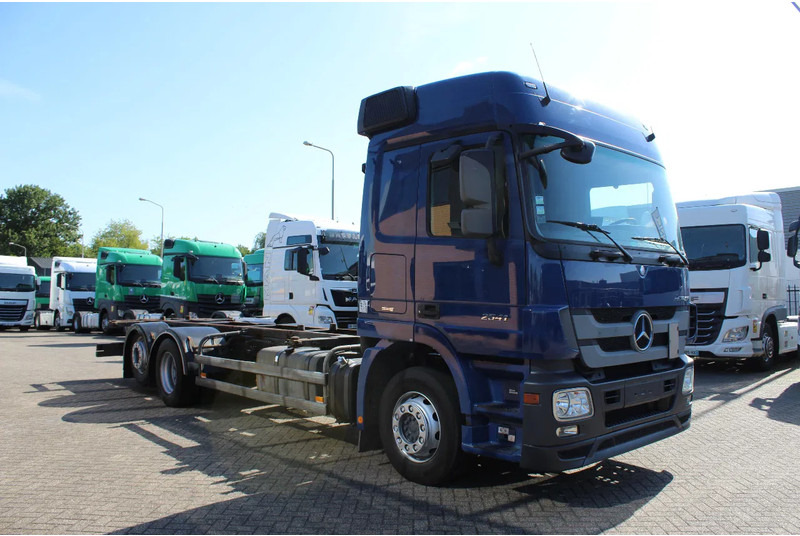 Mercedes-Benz Actros 2541 * EURO5 * 6X2 * FULL AIR * - Camión chasis: foto 4 Mercedes-Benz Actros 2541 * EURO5 * 6X2 * FULL AIR * - Camión chasis: foto 4