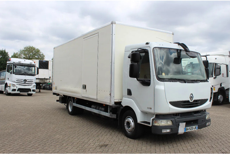 Renault Midlum 220 * EURO5 * MANUAL * - Camión caja cerrada: foto 4 Renault Midlum 220 * EURO5 * MANUAL * - Camión caja cerrada: foto 4