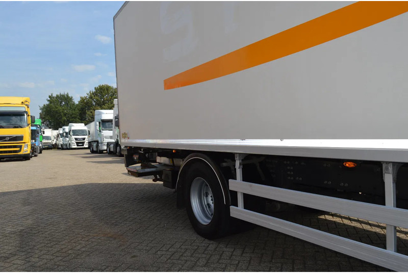 Camión frigorífico Volvo FE 260 * EURO5 * 4X2 * CARRIER SUPRA 950 MT * 4X2 * MANUAL *: foto 11 Camión frigorífico Volvo FE 260 * EURO5 * 4X2 * CARRIER SUPRA 950 MT * 4X2 * MANUAL *: foto 11