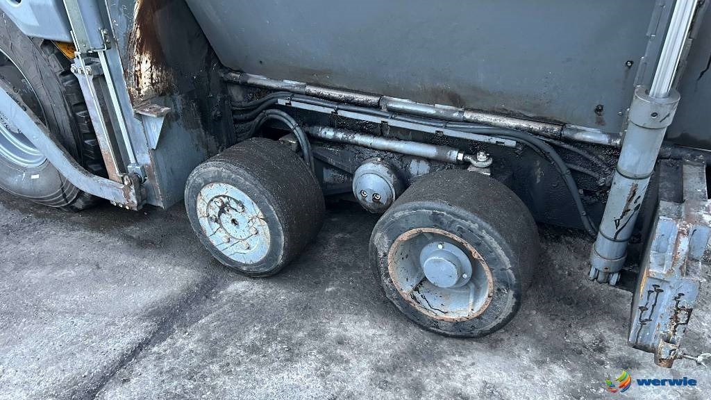 Vögele SUPER 1303-3i / AB340-3TV (1,80 - 3,40 m) - Pavimentadora de asfalto: foto 2 Vögele SUPER 1303-3i / AB340-3TV (1,80 - 3,40 m) - Pavimentadora de asfalto: foto 2