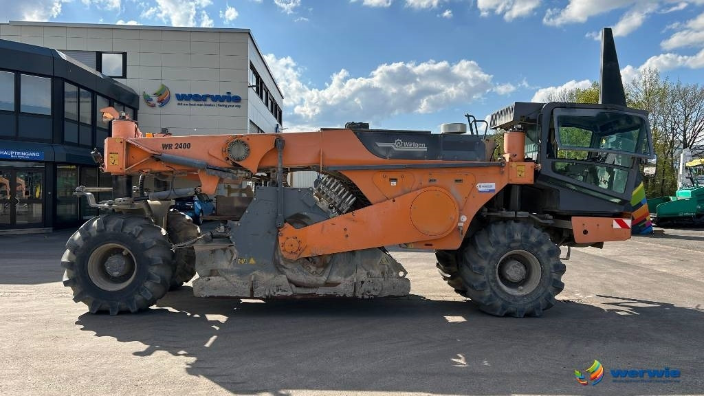 Wirtgen WR2400 - Construcción de carreteras: foto 1 Wirtgen WR2400 - Construcción de carreteras: foto 1