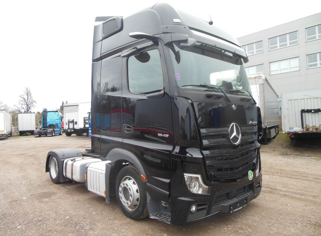 Mercedes-Benz 1848 ACTROS, LOWDECK, GIGA SPACE, STANDKLIMA Mercedes-Benz 1848 ACTROS, LOWDECK, GIGA SPACE, STANDKLIMA - Cabeza tractora: foto 2 Mercedes-Benz 1848 ACTROS, LOWDECK, GIGA SPACE, STANDKLIMA Mercedes-Benz 1848 ACTROS, LOWDECK, GIGA SPACE, STANDKLIMA - Cabeza tractora: foto 2
