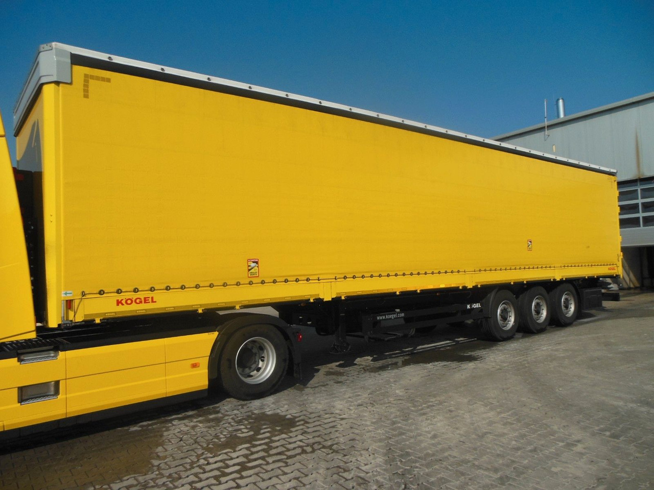 Kögel SN 24, BORDWÄNDE 700 MM, HUBDACH!!! TOP - Semirremolque lona: foto 2 Kögel SN 24, BORDWÄNDE 700 MM, HUBDACH!!! TOP - Semirremolque lona: foto 2