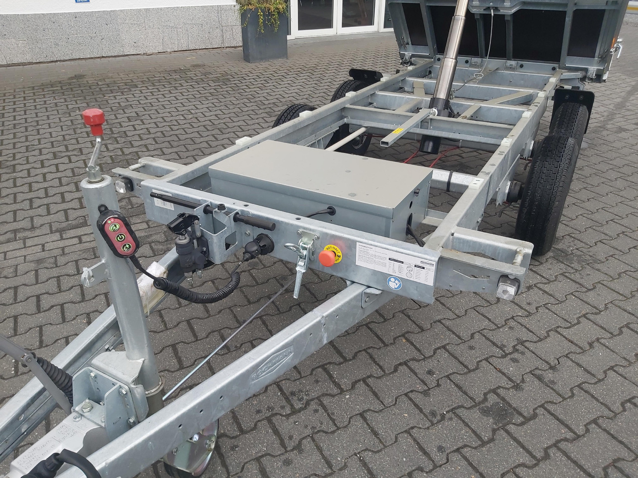 Böckmann Kipper DK AL 3718/35 Profi 374x180x35cm Elektrisch + NHP (L) 3500kg Modell 2024 - Remolque volquete: foto 5 Böckmann Kipper DK AL 3718/35 Profi 374x180x35cm Elektrisch + NHP (L) 3500kg Modell 2024 - Remolque volquete: foto 5
