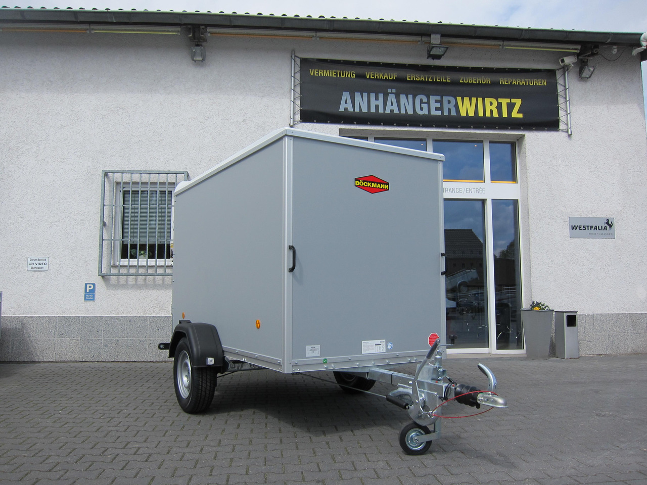 Böckmann Koffer KT 2513/135 251x130x152cm grau (S) 1350kg AKTION Modell 24 - Remolque caja cerrada: foto 4 Böckmann Koffer KT 2513/135 251x130x152cm grau (S) 1350kg AKTION Modell 24 - Remolque caja cerrada: foto 4