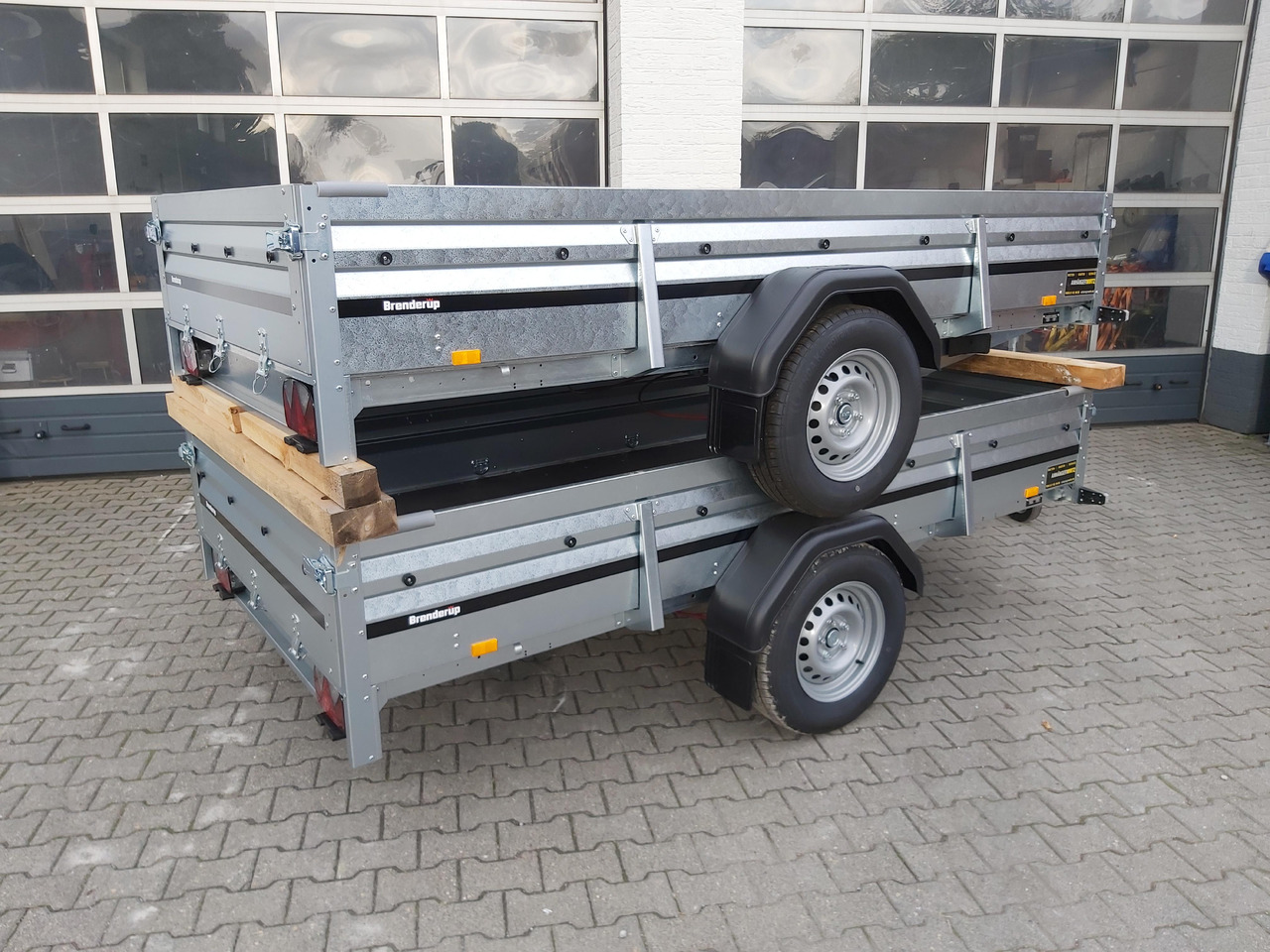 Brenderup 2300 SB 301x153x40cm Stahlwände (M) 1300kg - Remolque de coche: foto 3 Brenderup 2300 SB 301x153x40cm Stahlwände (M) 1300kg - Remolque de coche: foto 3