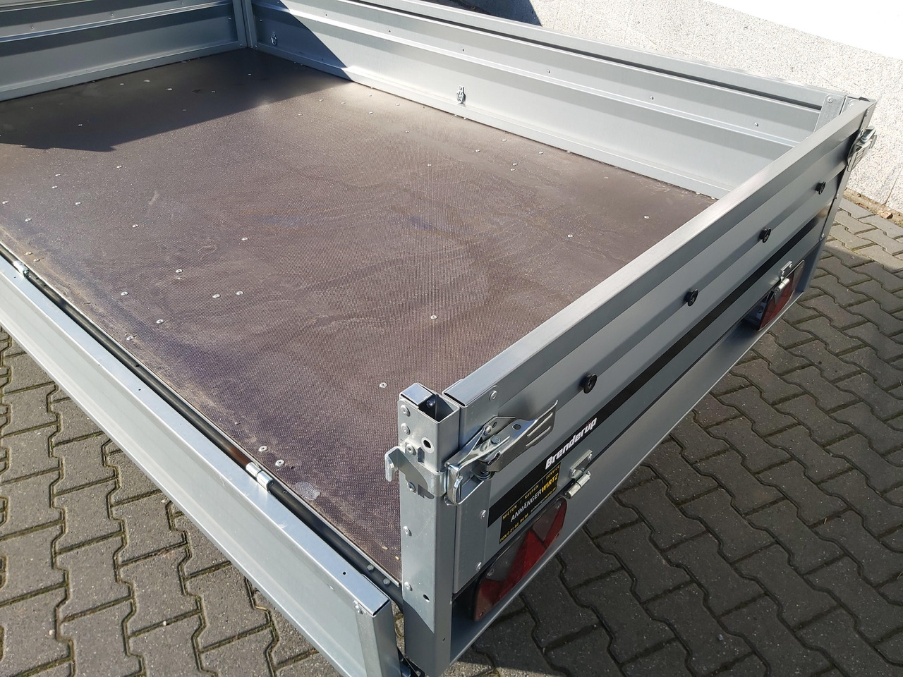Brenderup 3251 STU 750 250x142x35cm Tandemachse 13" (S) 750kg - Remolque plataforma/ Caja abierta: foto 4 Brenderup 3251 STU 750 250x142x35cm Tandemachse 13" (S) 750kg - Remolque plataforma/ Caja abierta: foto 4