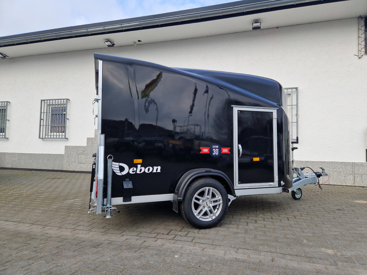 Debon Cargo 1300 300x152x168cm black Seitentür Alufelgen silver Pullman II 100km/H 1300kg Modell 25 - Remolque de coche: foto 4 Debon Cargo 1300 300x152x168cm black Seitentür Alufelgen silver Pullman II 100km/H 1300kg Modell 25 - Remolque de coche: foto 4