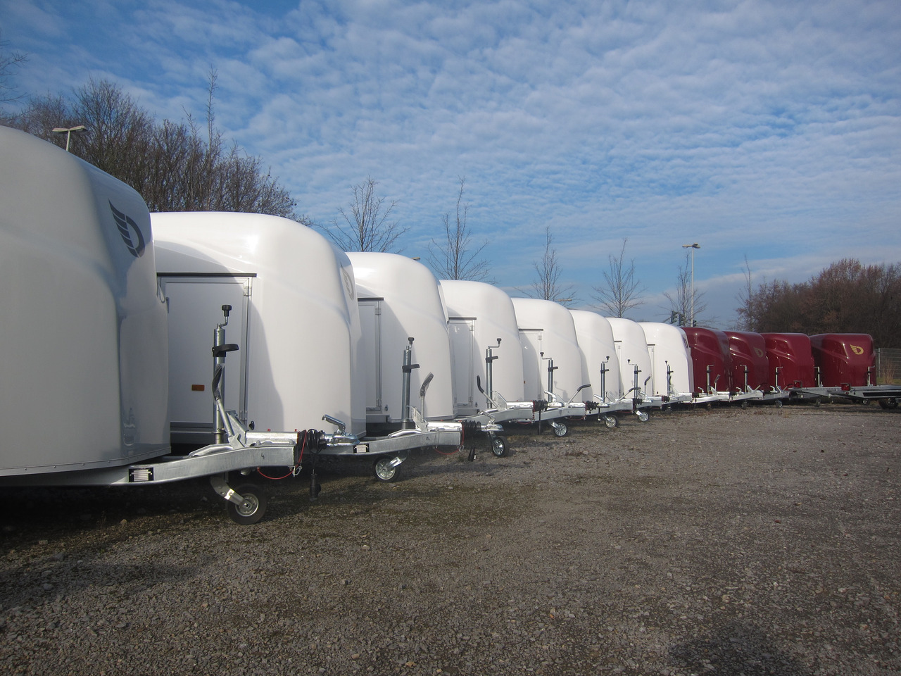 Debon Cargo 1300 300x152x168cm white Alufelgen Seitentür Pullman 100km/H 1300kg Modell 2024 - Remolque caja cerrada: foto 4 Debon Cargo 1300 300x152x168cm white Alufelgen Seitentür Pullman 100km/H 1300kg Modell 2024 - Remolque caja cerrada: foto 4