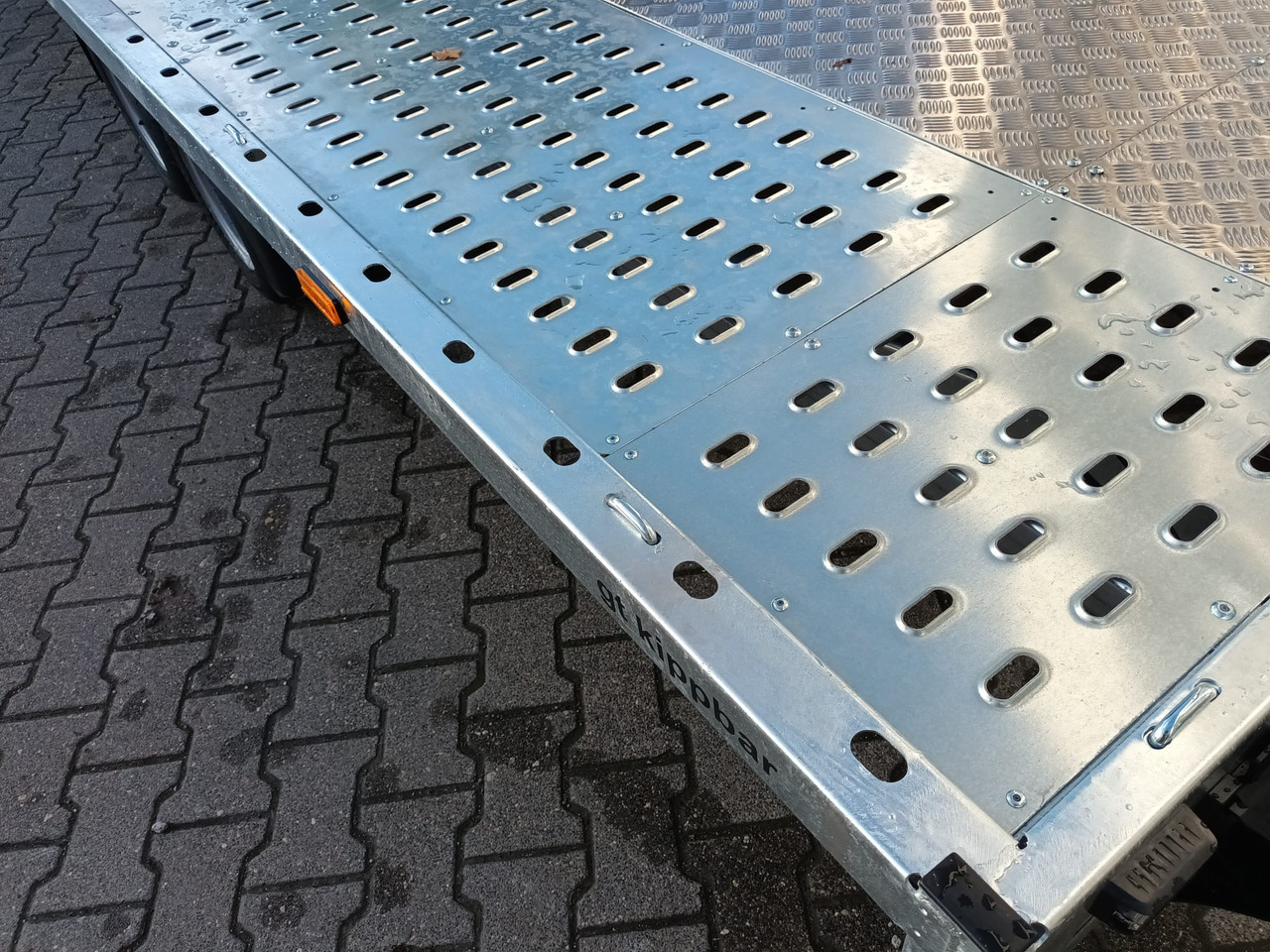 Martz GT kipp 450/2 S 450x215cm easyload ankippbar Lohr Stahl & Aluboden Seilwinde 10" 3000kg - Remolque porta maquinaria: foto 4 Martz GT kipp 450/2 S 450x215cm easyload ankippbar Lohr Stahl & Aluboden Seilwinde 10" 3000kg - Remolque porta maquinaria: foto 4