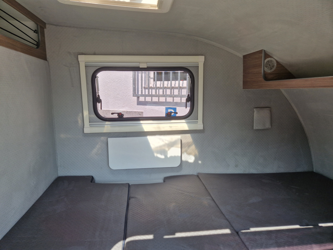 Mini Camper Mini Tommy TMC25 Basic 252x140x121cm 750kg gebremst 100km/H - Remolque de coche: foto 5 Mini Camper Mini Tommy TMC25 Basic 252x140x121cm 750kg gebremst 100km/H - Remolque de coche: foto 5