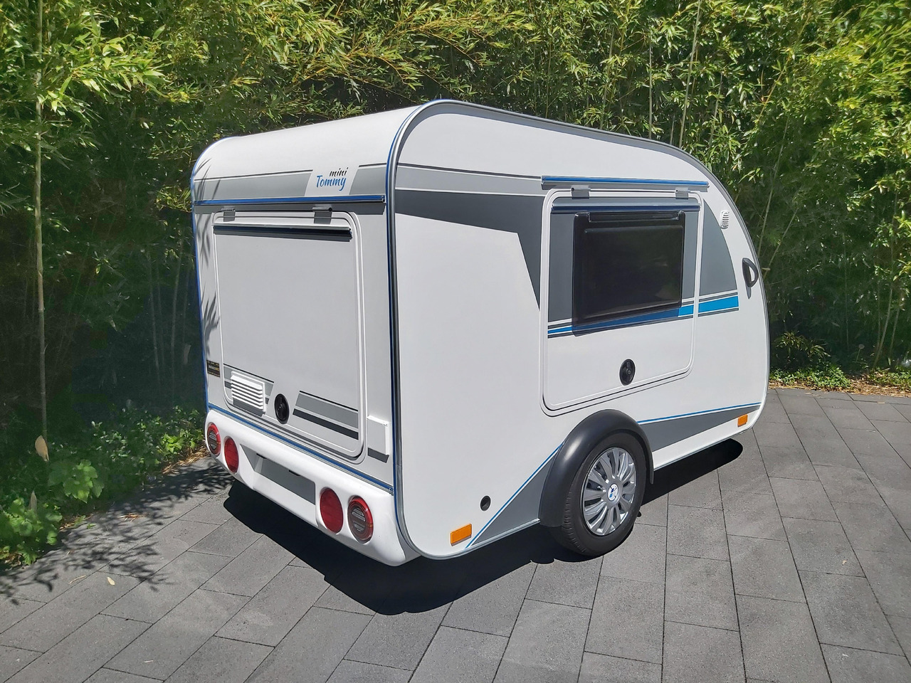 Mini Camper Mini Tommy TMC25 Basic V1 252x140x121cm Küche 100km/H 750kg ohne Bremse Winter Aktion - Caravana: foto 3 Mini Camper Mini Tommy TMC25 Basic V1 252x140x121cm Küche 100km/H 750kg ohne Bremse Winter Aktion - Caravana: foto 3