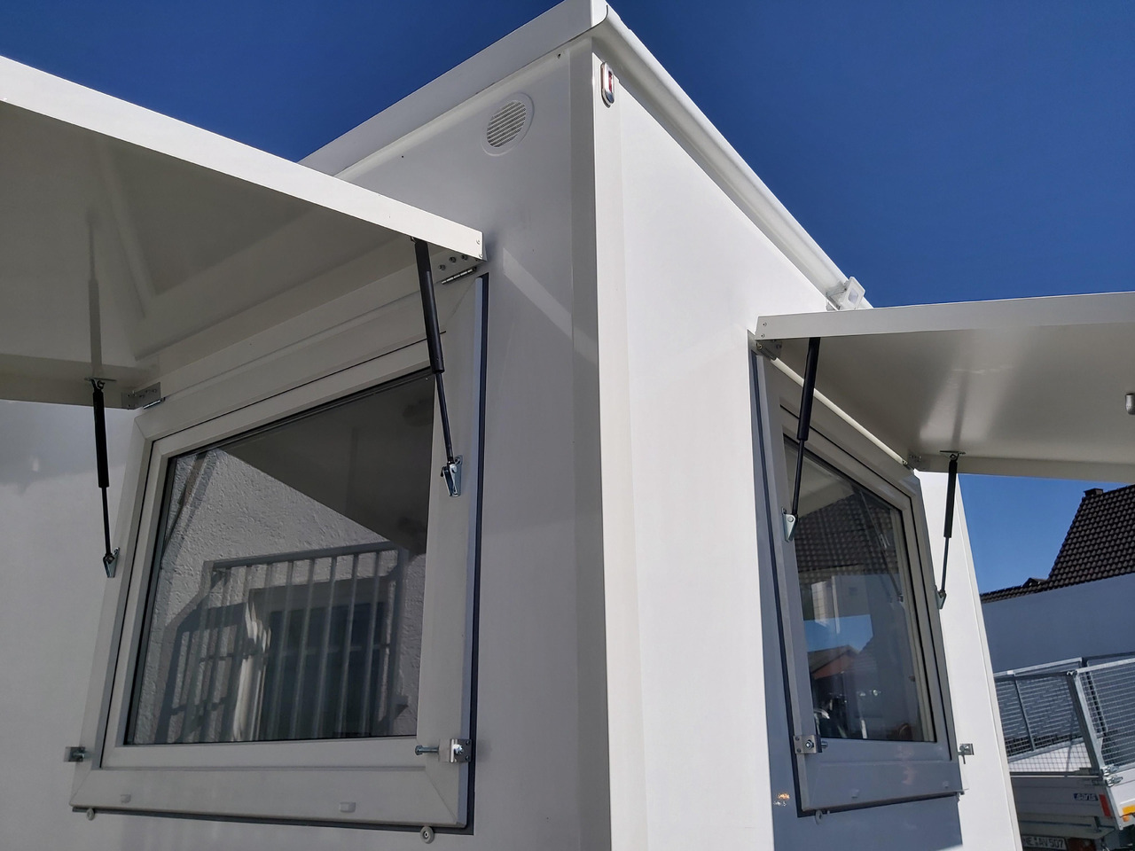 Remolque venta ambulante Mobiles Büro 310x220x220cm Tür + 3 Fenster + WC Raum (M) 1200kg: foto 6