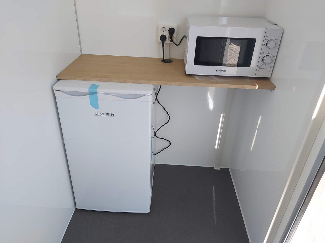 Remolque venta ambulante Mobiles Büro 310x220x220cm Tür + 3 Fenster + WC Raum (M) 1200kg: foto 8