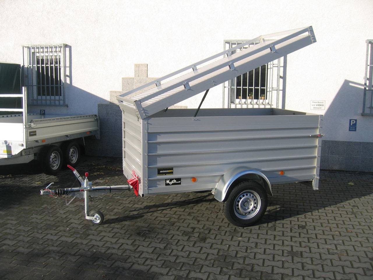 PKW Anhänger Koch Aluline 4.13 Deckel 250x125x95cm (S) 1300kg 100 km/H Aktion 2022 - Remolque caja cerrada: foto 2 PKW Anhänger Koch Aluline 4.13 Deckel 250x125x95cm (S) 1300kg 100 km/H Aktion 2022 - Remolque caja cerrada: foto 2