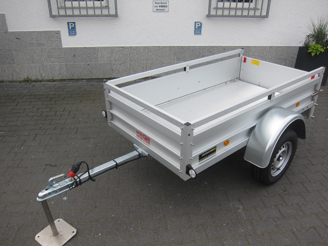 PKW Anhänger Koch Aluline+ U2 205x105x40cm ALUBODEN (XS) 750kg 100 km/H - Remolque de coche: foto 1 PKW Anhänger Koch Aluline+ U2 205x105x40cm ALUBODEN (XS) 750kg 100 km/H - Remolque de coche: foto 1