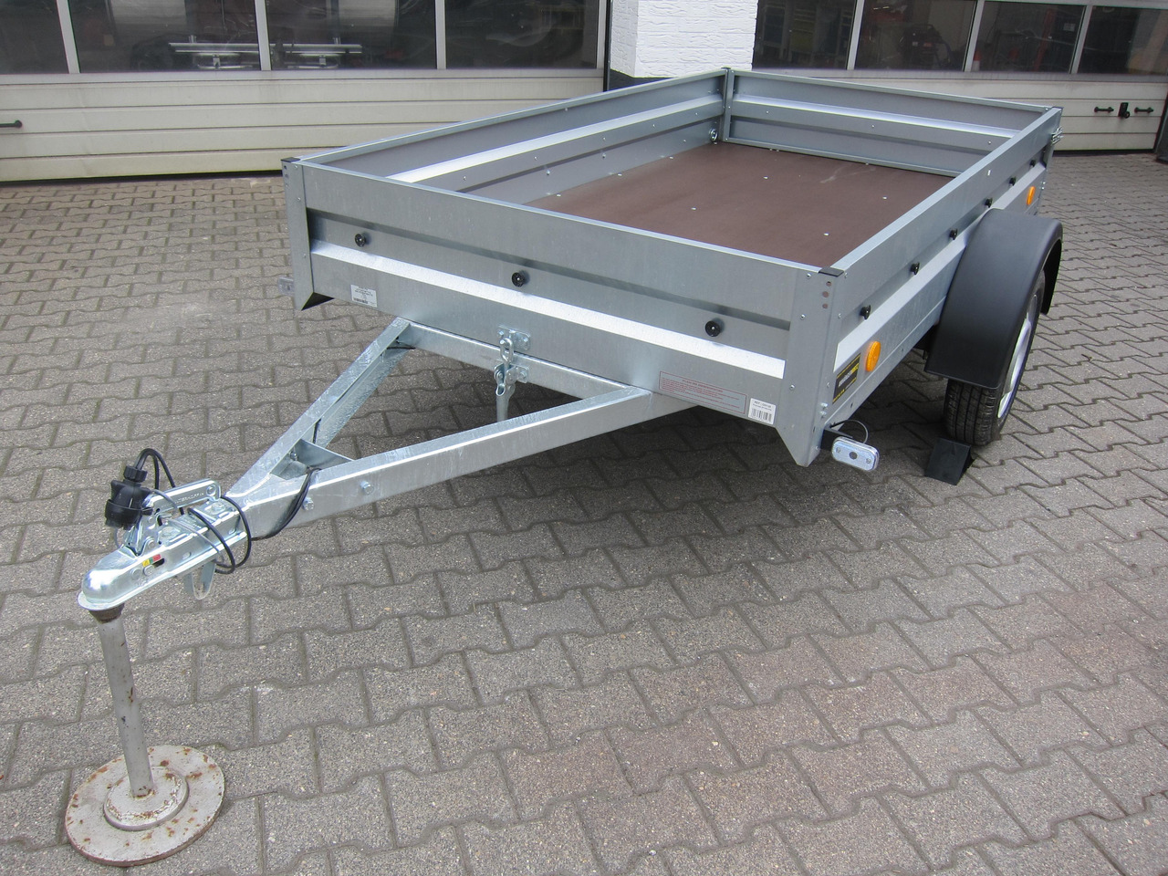 Leasing de  PKW Anhänger Trailstar Pratik 236 236x129x30cm ankippbar (XS) 750kg Mai Aktion PKW Anhänger Trailstar Pratik 236 236x129x30cm ankippbar (XS) 750kg Mai Aktion: foto 6