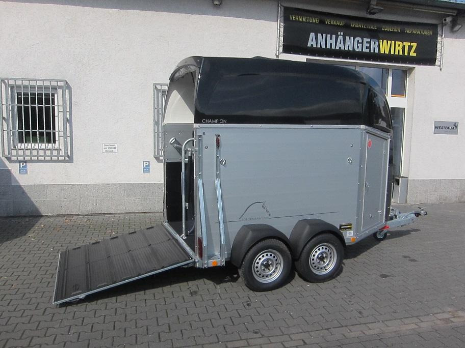 Pferdeanhänger Böckmann Champion R Sattelkammer blackline 2400kg CFF+ 100 km/H Modell 25 - Remolque para caballos: foto 5 Pferdeanhänger Böckmann Champion R Sattelkammer blackline 2400kg CFF+ 100 km/H Modell 25 - Remolque para caballos: foto 5