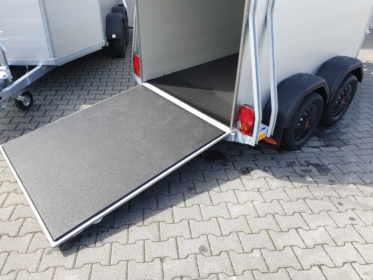 Remolque para caballos Pferdeanhänger Böckmann Champion UNO Esprit silver black Haube silber 1600kg Modell 2024: foto 10