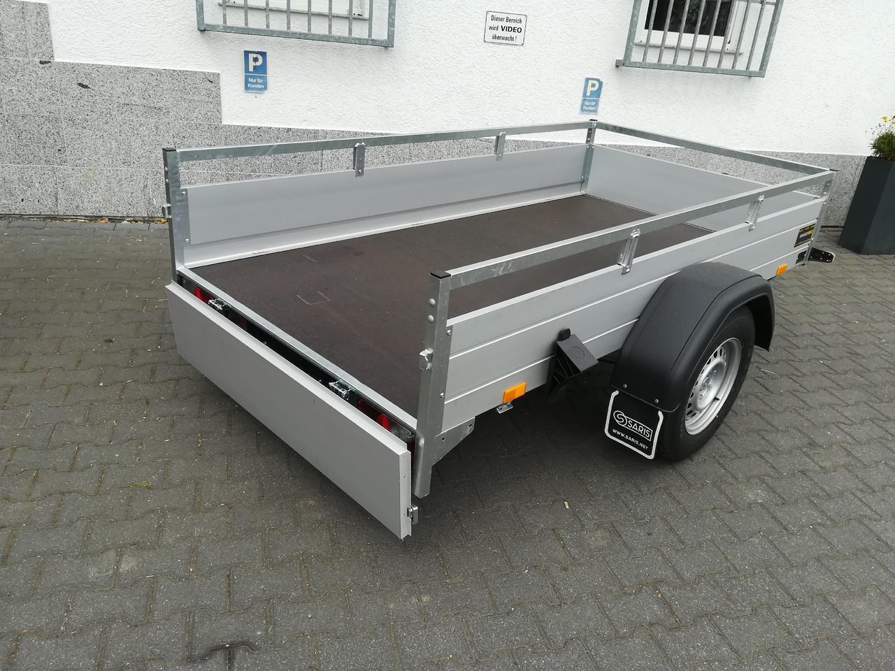 Remolque de coche Saris Anhänger DV135 McAlu Pro MP 255x133x43cm (S) 1350kg Online Aktion Modell 2024: foto 8 Remolque de coche Saris Anhänger DV135 McAlu Pro MP 255x133x43cm (S) 1350kg Online Aktion Modell 2024: foto 8