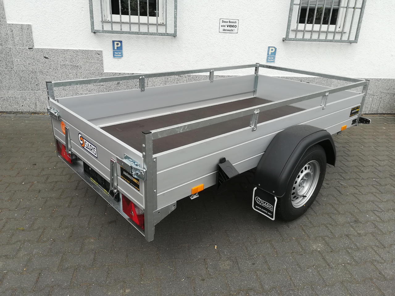 Remolque de coche Saris Anhänger DV135 McAlu Pro MP 255x133x43cm (S) 1350kg Online Aktion Modell 2024: foto 6 Remolque de coche Saris Anhänger DV135 McAlu Pro MP 255x133x43cm (S) 1350kg Online Aktion Modell 2024: foto 6