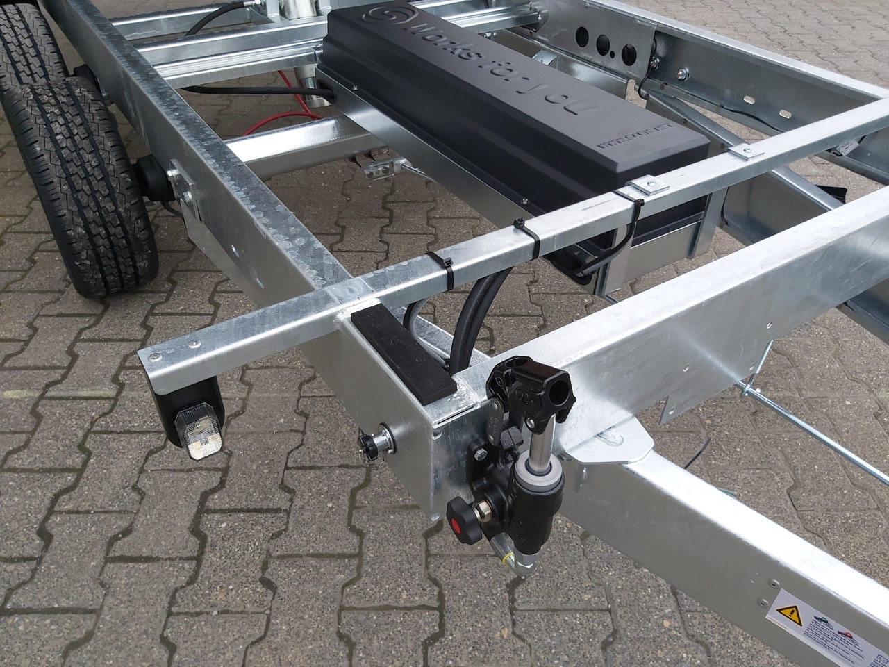 Saris Kipper K1 356 184 3500 2 E 356x184x35cm black Elektro&Not 13" (L) 3500kg preorder 2024 - Remolque volquete: foto 4 Saris Kipper K1 356 184 3500 2 E 356x184x35cm black Elektro&Not 13" (L) 3500kg preorder 2024 - Remolque volquete: foto 4