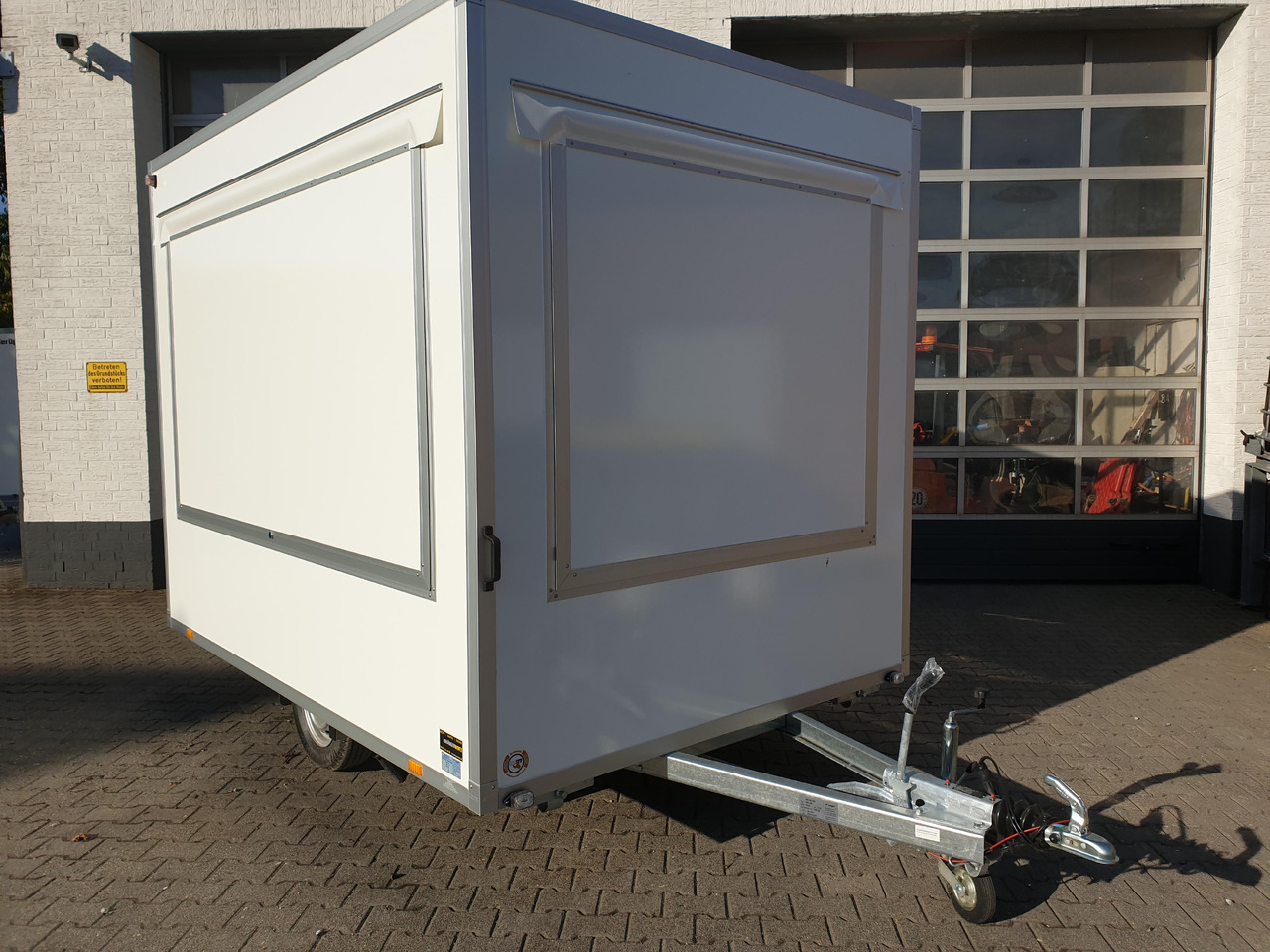 Verkaufsanhänger VKE 1330/206 300cm 2 Verkaufsklappen Multi Leerwagen Hecktür (M) 1300kg - Remolque venta ambulante: foto 3 Verkaufsanhänger VKE 1330/206 300cm 2 Verkaufsklappen Multi Leerwagen Hecktür (M) 1300kg - Remolque venta ambulante: foto 3