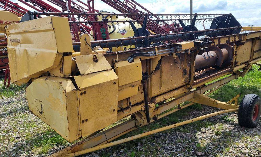 Cosechadora de granos New Holland TX36: foto 7