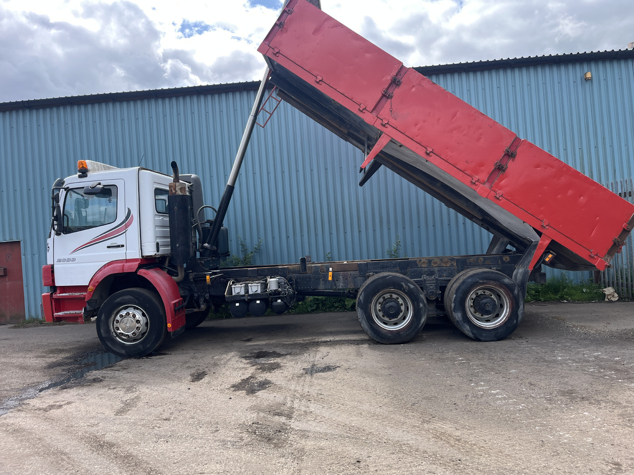 Mercedes Atego - Camión volquete: foto 2 Mercedes Atego - Camión volquete: foto 2