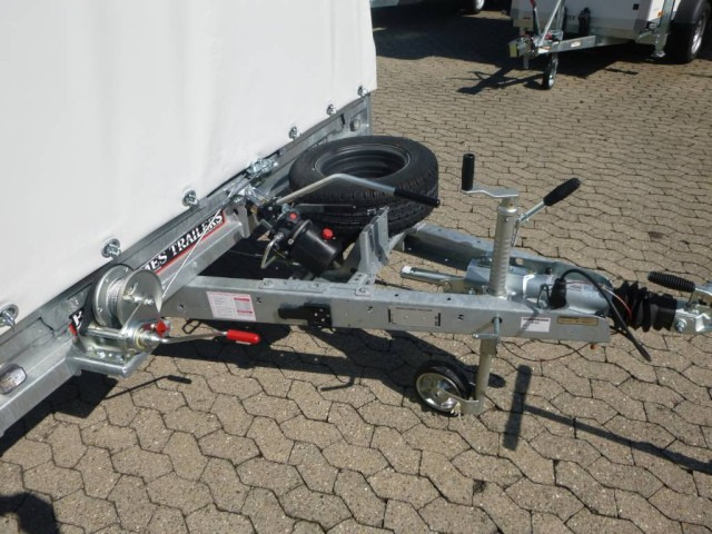Brian James Cargo Connect Universalanhänger mit Hochplane 476-5522-35-3-10, 5500 x 2290 x 300 mm, 3,5 to., 10 Zoll - Remolque de coche: foto 2 Brian James Cargo Connect Universalanhänger mit Hochplane 476-5522-35-3-10, 5500 x 2290 x 300 mm, 3,5 to., 10 Zoll - Remolque de coche: foto 2