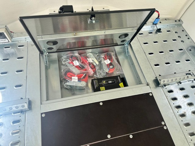 Remolque portavehículos nuevo Brian James Race Sport 341, 341-5521-35-2-12-B, 5530x2100x1960mm, 3,5 to.: foto 11 Remolque portavehículos nuevo Brian James Race Sport 341, 341-5521-35-2-12-B, 5530x2100x1960mm, 3,5 to.: foto 11