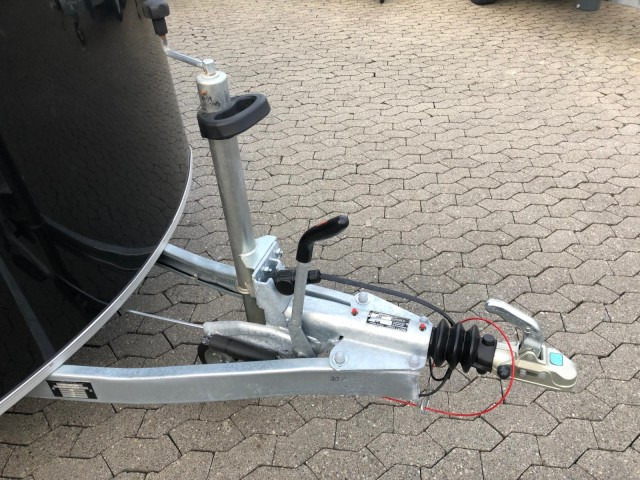 Cheval Liberte Debon Roadster 500 Alu + Türe 2000 kg, 100 km/h, 320x167x200cm - Remolque caja cerrada: foto 2 Cheval Liberte Debon Roadster 500 Alu + Türe 2000 kg, 100 km/h, 320x167x200cm - Remolque caja cerrada: foto 2