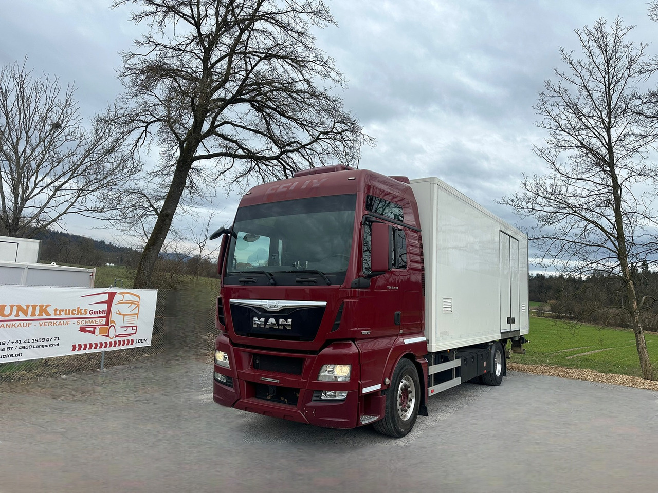 MAN TGX 18.440 4x2 Koffer&Hebebühne - Camión caja cerrada: foto 1 MAN TGX 18.440 4x2 Koffer&Hebebühne - Camión caja cerrada: foto 1