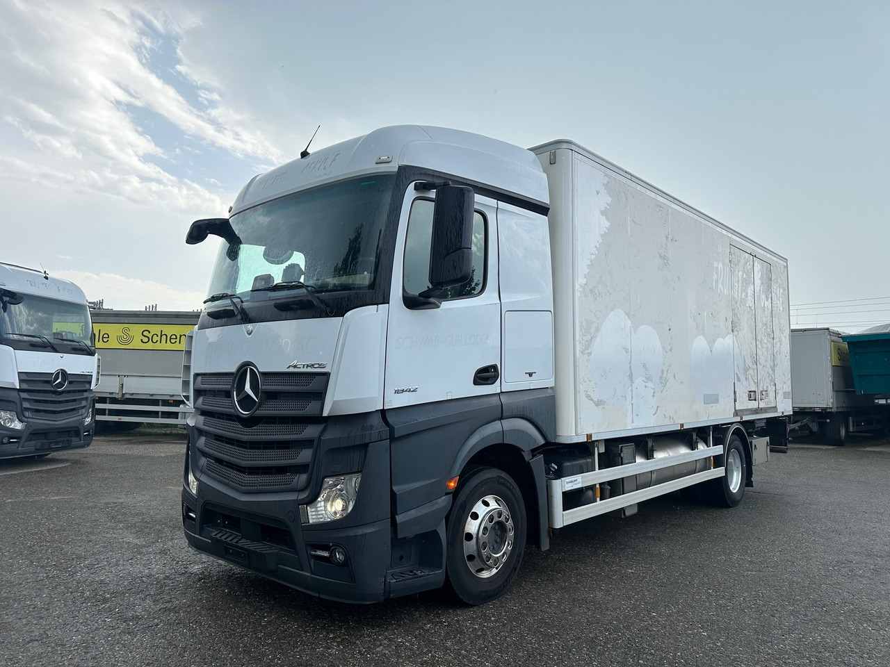 MERCEDES-BENZ actros 18.42 4x2 Gas-Kühlfahrzeug - Camión frigorífico: foto 1 MERCEDES-BENZ actros 18.42 4x2 Gas-Kühlfahrzeug - Camión frigorífico: foto 1