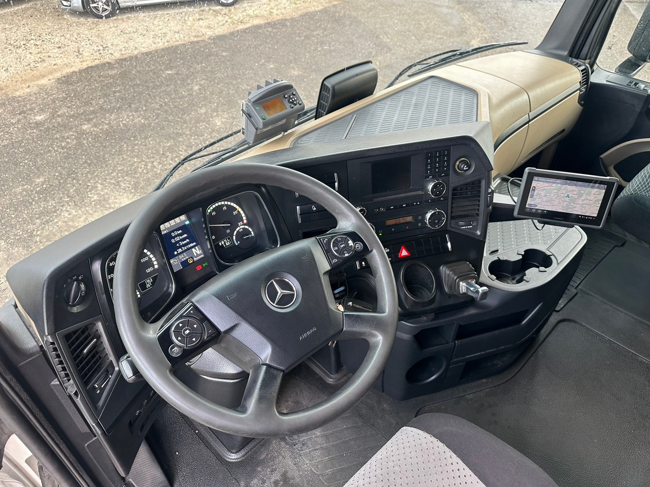 MERCEDES-BENZ actros 18.42 4x2 Gas-Kühlfahrzeug - Camión frigorífico: foto 3 MERCEDES-BENZ actros 18.42 4x2 Gas-Kühlfahrzeug - Camión frigorífico: foto 3