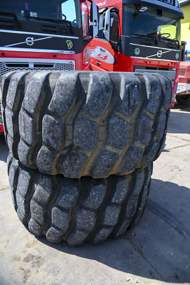 Leasing de Bridgestone tires 30/65R25 with rims Bridgestone tires 30/65R25 with rims: foto 13 Leasing de Bridgestone tires 30/65R25 with rims Bridgestone tires 30/65R25 with rims: foto 13