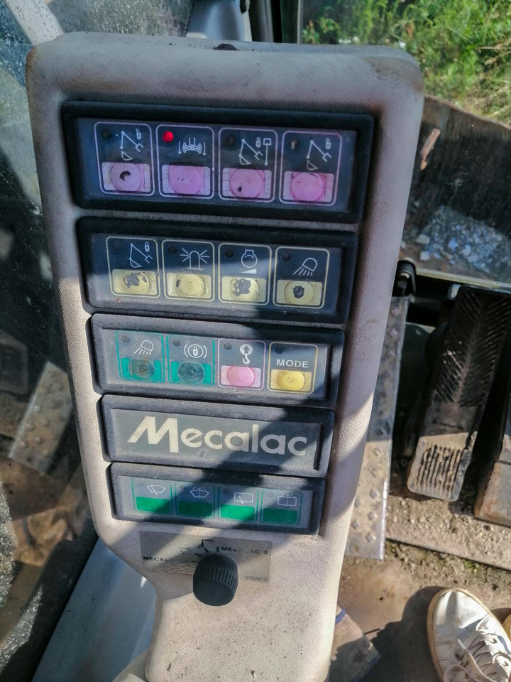 MECALAC 14 MXT - Excavadora de ruedas: foto 4 MECALAC 14 MXT - Excavadora de ruedas: foto 4