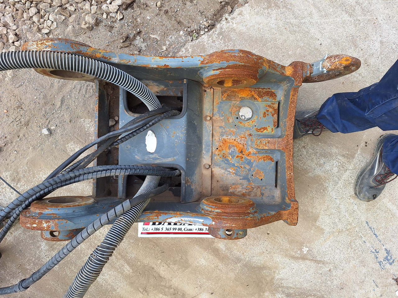 Acoplamiento rápido para Maquinaria de construcción OilQuick hydraulic OQ70/55: foto 6 Acoplamiento rápido para Maquinaria de construcción OilQuick hydraulic OQ70/55: foto 6