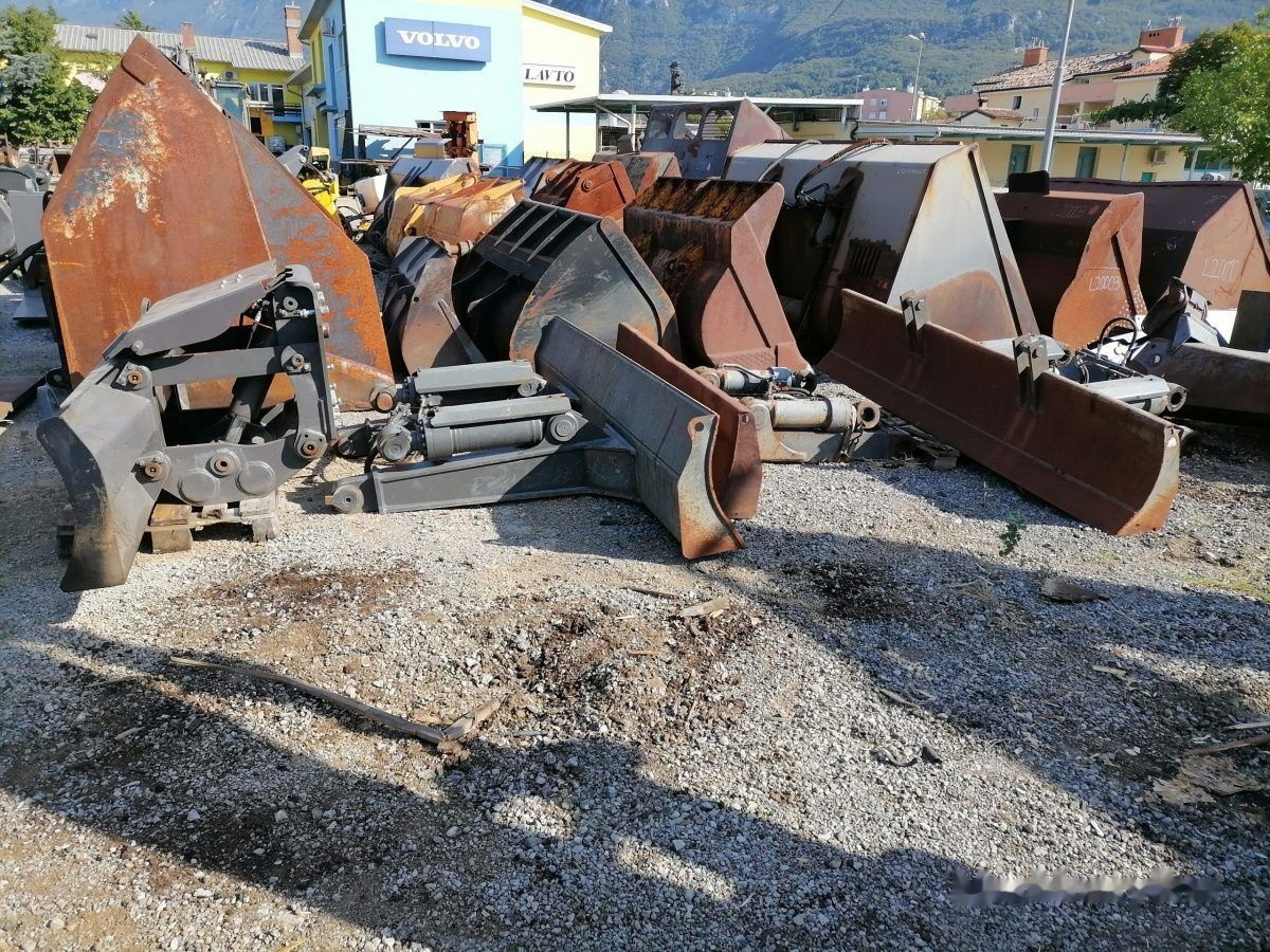 Piezas de recambio para Excavadora Volvo EW/EWR blade for Volvo excavators: foto 9 Piezas de recambio para Excavadora Volvo EW/EWR blade for Volvo excavators: foto 9