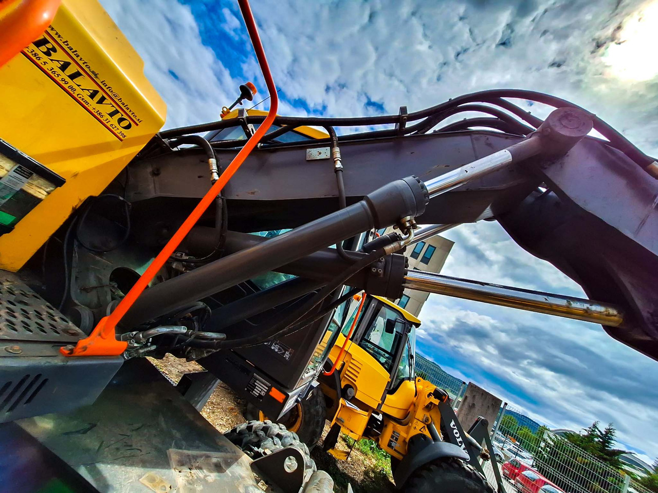 Volvo boom cylinder 14578082 Volvo EWR150E, EW140C, EW140D - Piezas de recambio para Excavadora: foto 4 Volvo boom cylinder 14578082 Volvo EWR150E, EW140C, EW140D - Piezas de recambio para Excavadora: foto 4