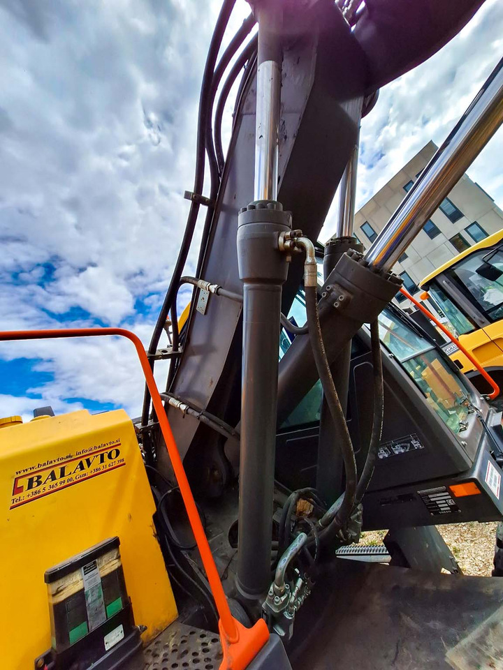 Volvo boom cylinder 14578082 Volvo EWR150E, EW140C, EW140D - Piezas de recambio para Excavadora: foto 3 Volvo boom cylinder 14578082 Volvo EWR150E, EW140C, EW140D - Piezas de recambio para Excavadora: foto 3