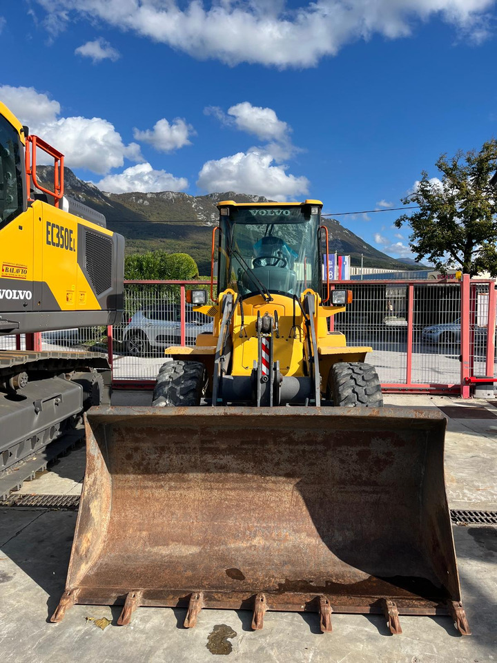 VOLVO L35B - Cargadora de ruedas: foto 1 VOLVO L35B - Cargadora de ruedas: foto 1