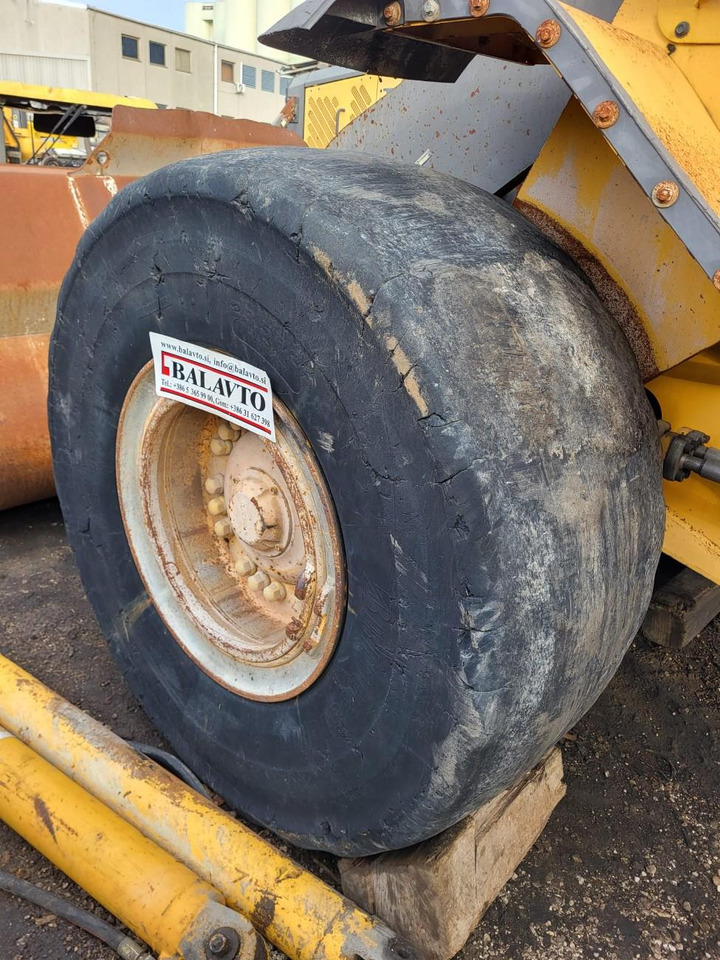 Volvo rims - Llanta para Cargadora: foto 2 Volvo rims - Llanta para Cargadora: foto 2