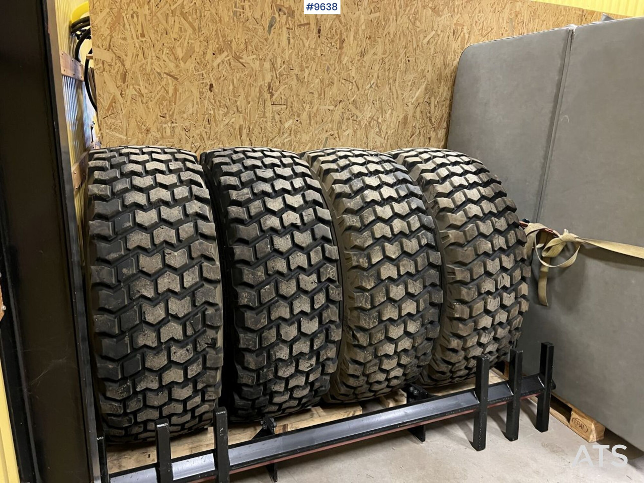4 Nokian 20.5R25 tires on rims - Rueda completa para Maquinaria de construcción: foto 2 4 Nokian 20.5R25 tires on rims - Rueda completa para Maquinaria de construcción: foto 2