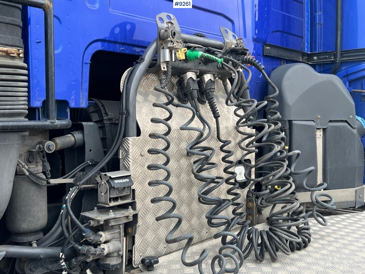 Cabeza tractora Newly inspected tractor unit VOLVO FH 62 TT - VIDEO: foto 7