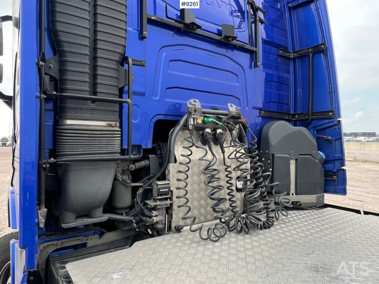 Cabeza tractora Newly inspected tractor unit VOLVO FH 62 TT - VIDEO: foto 16