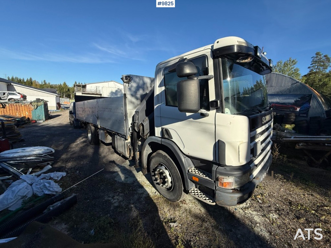 Crane truck Scania P94 230 with tail lift - Camión caja abierta, Camión grúa: foto 2 Crane truck Scania P94 230 with tail lift - Camión caja abierta, Camión grúa: foto 2