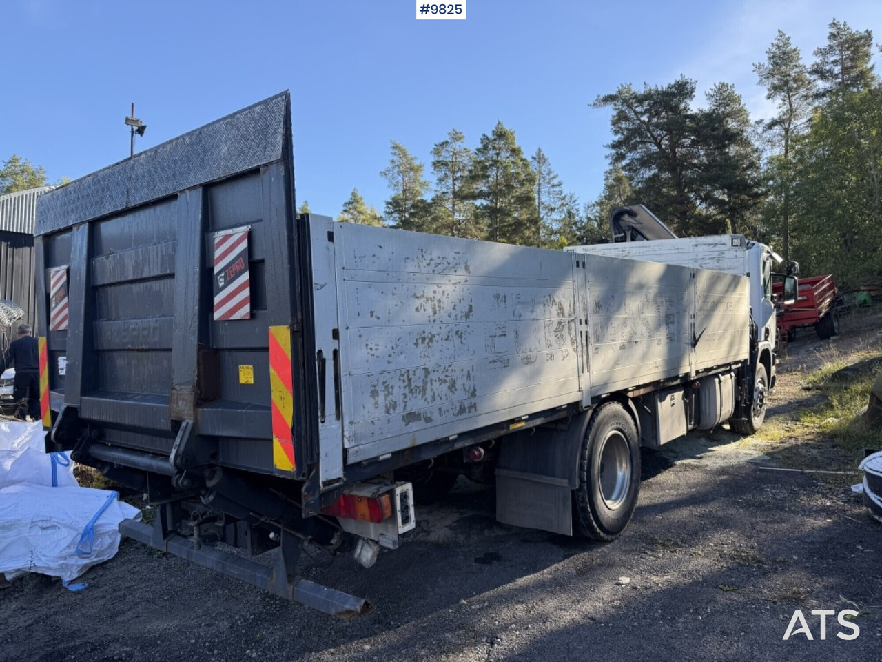Crane truck Scania P94 230 with tail lift - Camión caja abierta, Camión grúa: foto 4 Crane truck Scania P94 230 with tail lift - Camión caja abierta, Camión grúa: foto 4