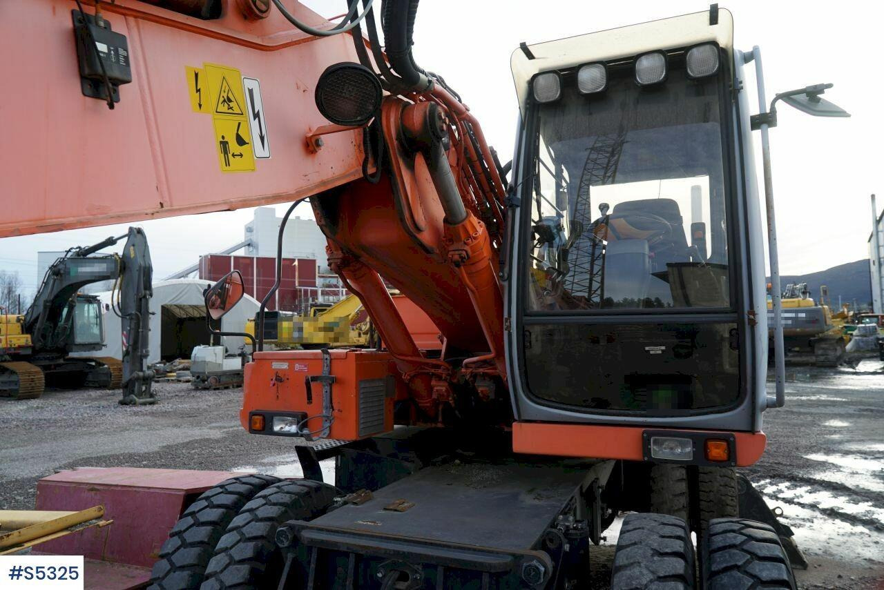 Excavadora EXCAVATOR Hitachi  EX165W with tools: foto 17