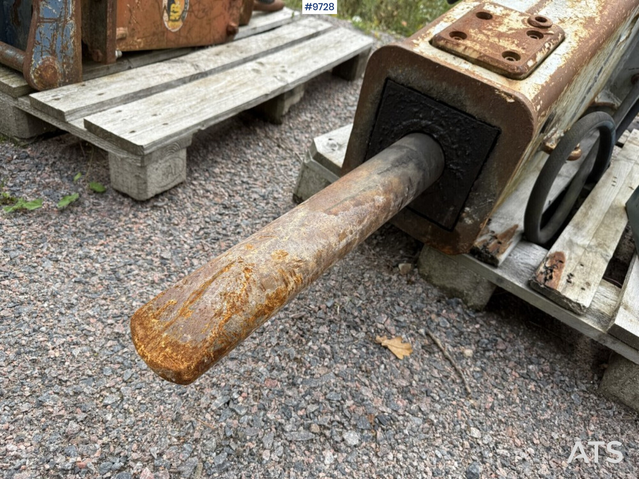 Hydraulic hammer Furukawa F9LN S45 - Martillo hidráulico: foto 3 Hydraulic hammer Furukawa F9LN S45 - Martillo hidráulico: foto 3